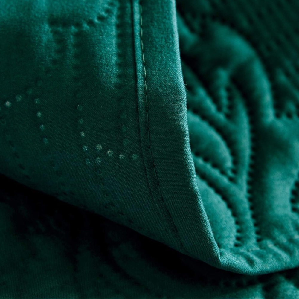New Green King Size Damask Woven Quilt Bedspread Blanket & Pillows - Picture 3 of 3